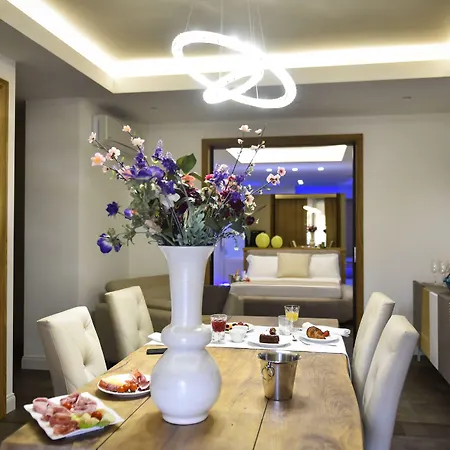 Bed & Breakfast Kete Deluxe