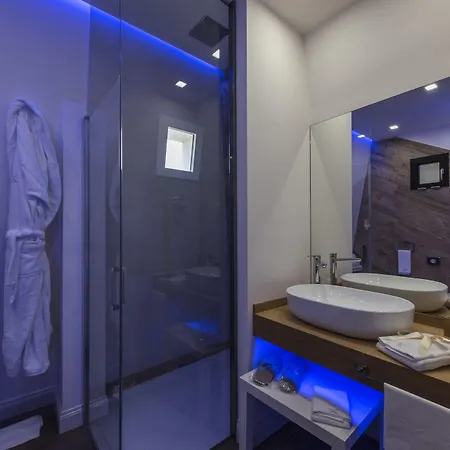 Kete Deluxe Bed & Breakfast 4*